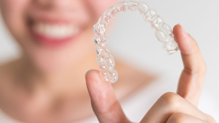 Invisalign untuk Gigi Tonggos: Solusi Memperbaiki dan Merapikan Gigi 1 download drg Ardianti