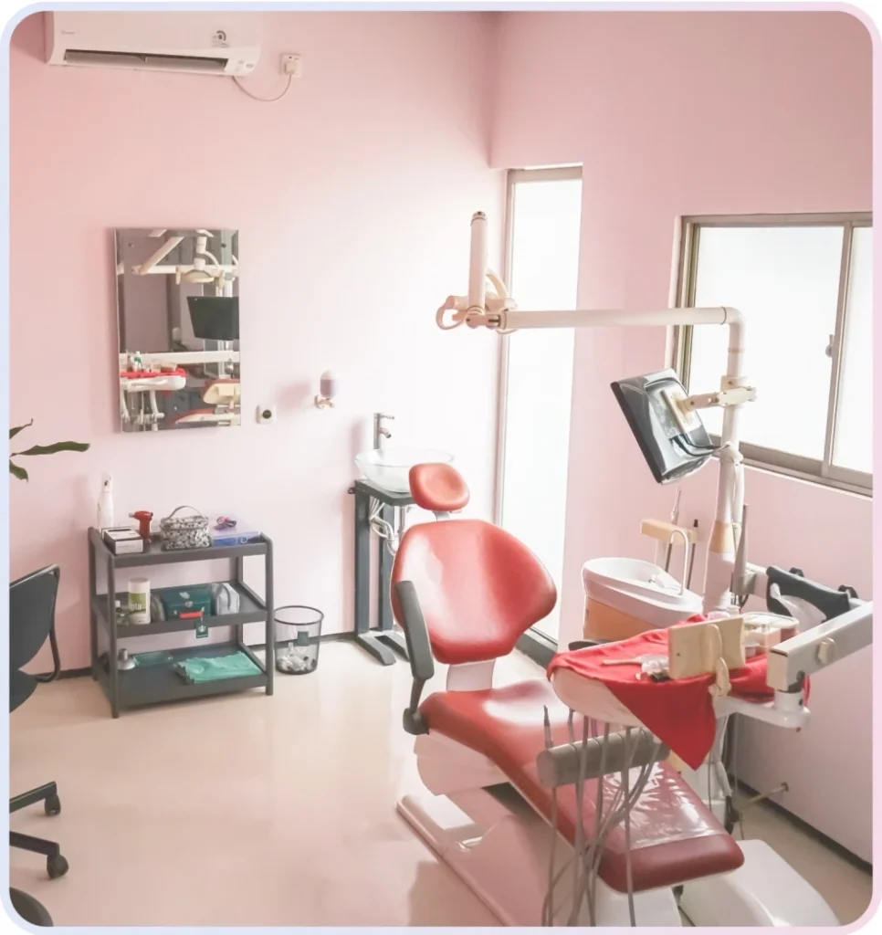 About 4 Ruang perawatan gigi modern di klinik Drg. Adianti Jakarta Selatan